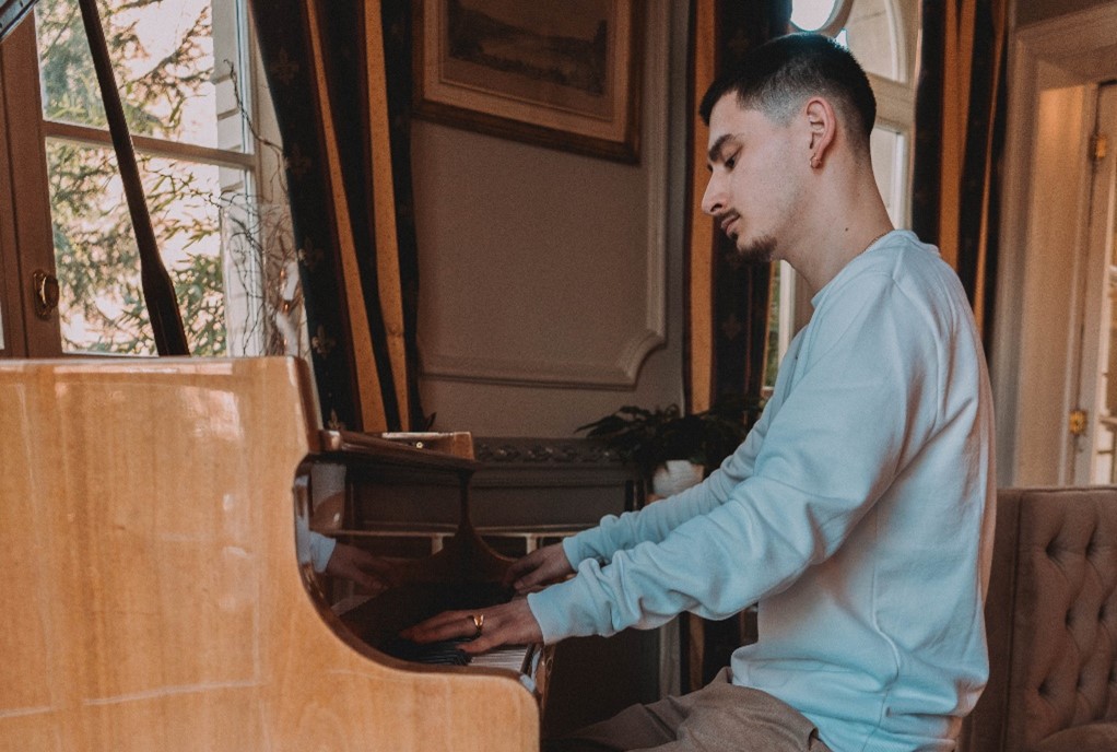 Un premier EP pour le pianiste autodidacte Adrien Bocksruth