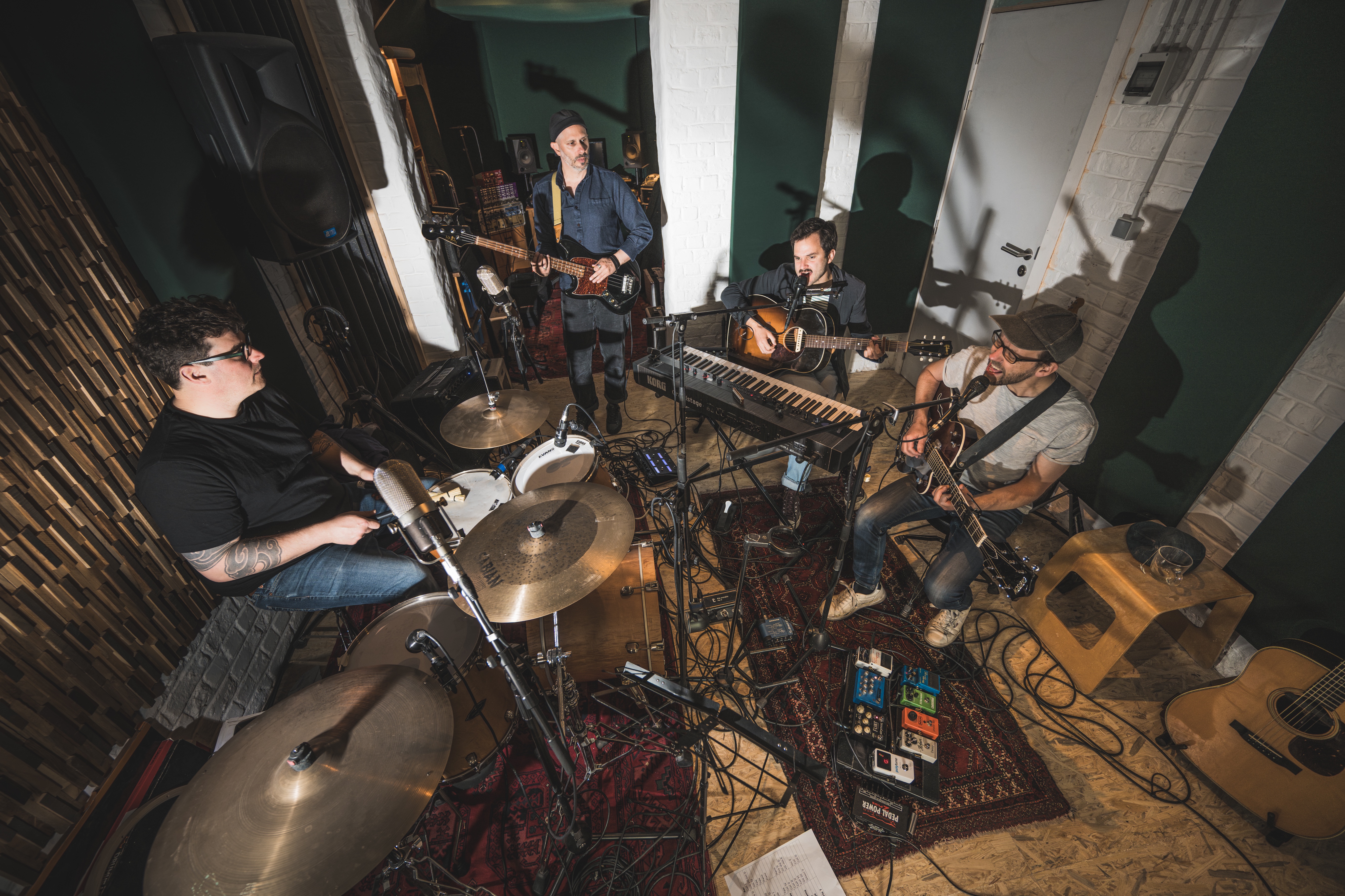 Barnill Brothers, sortie de l'album "Shelter"